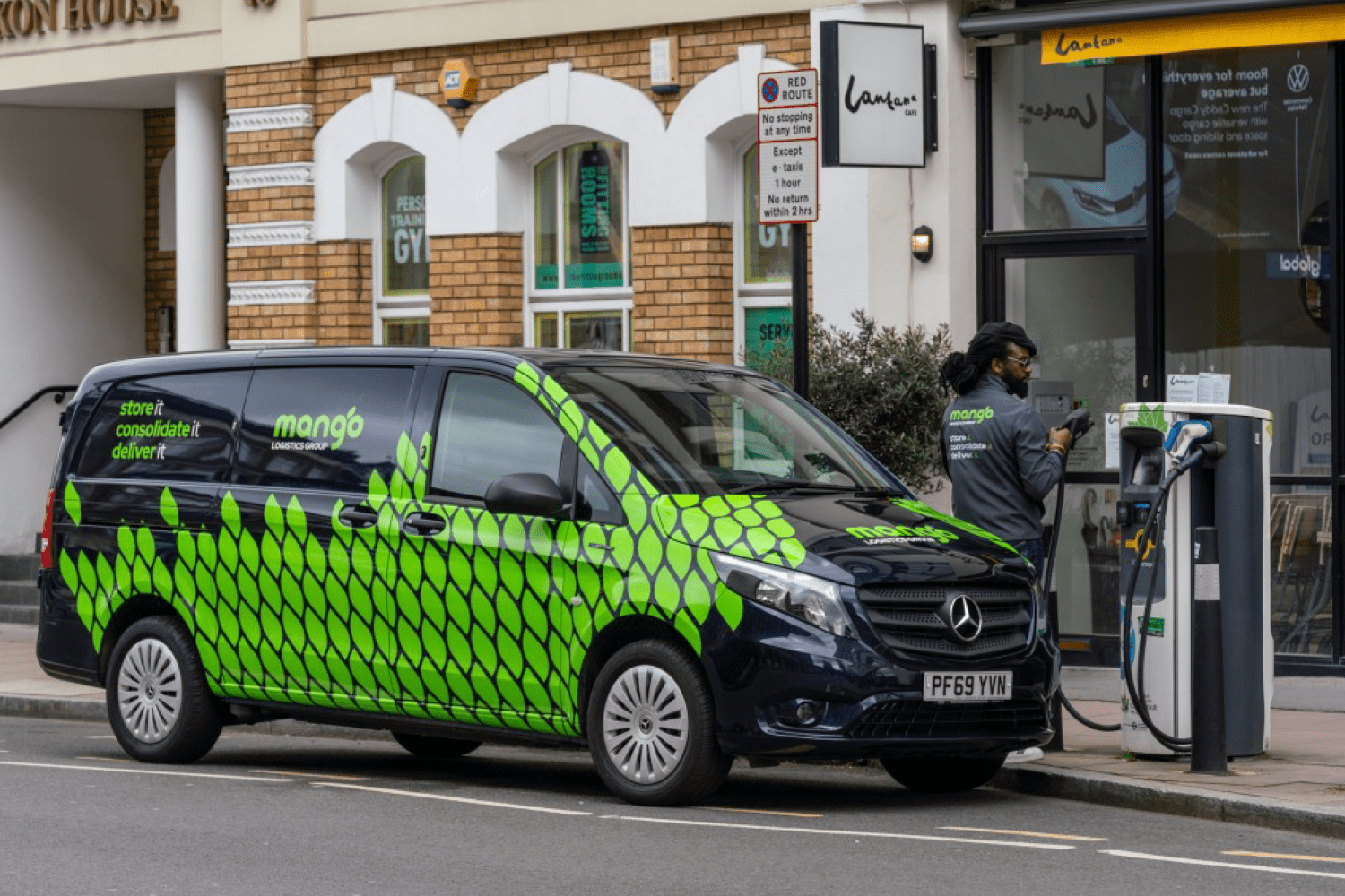All-electric Mercedes-Benz-eVito-hits-the-sweet-spot -for-Mango-Logistics-gallery-03