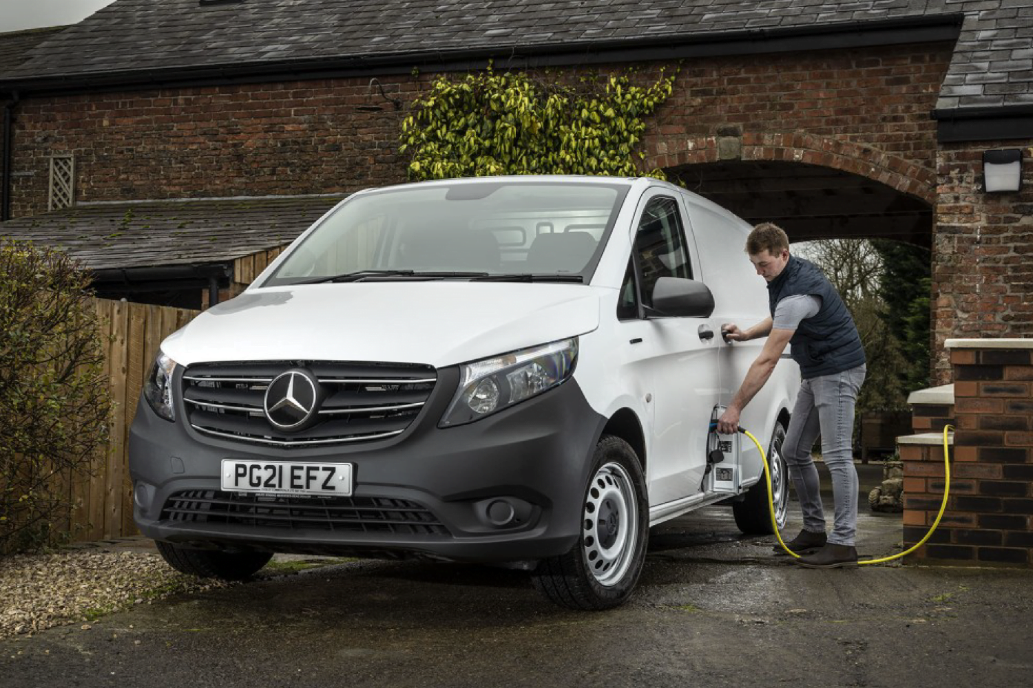 Generation-game:Milkman-John-Fiddler-with-partner-Annie-Miller-and-one-year-old-son-Elijah,-and-their-new-Mercedes-Benz-eVito-gallery-01