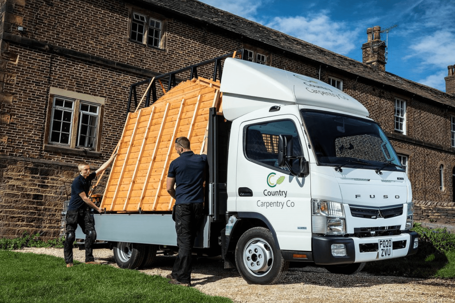 Pre-bodied-FUSO-Canter-hammers-the-competition-for-Country-Carpentry-gallery-02