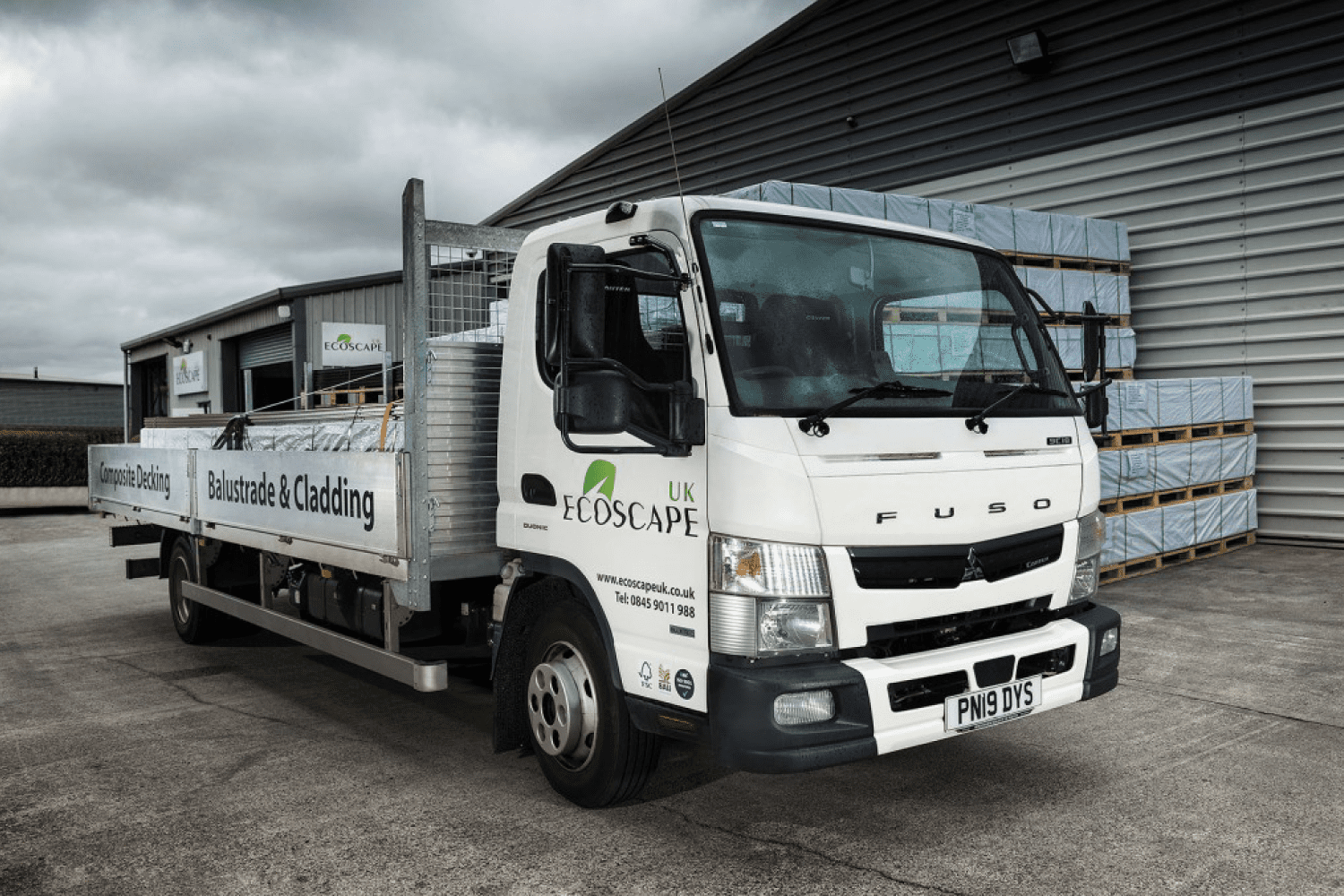Range-topping-FUSO-Canter-stacks-the-deck-in-Ecoscape-UK’s-favour-gallery-02