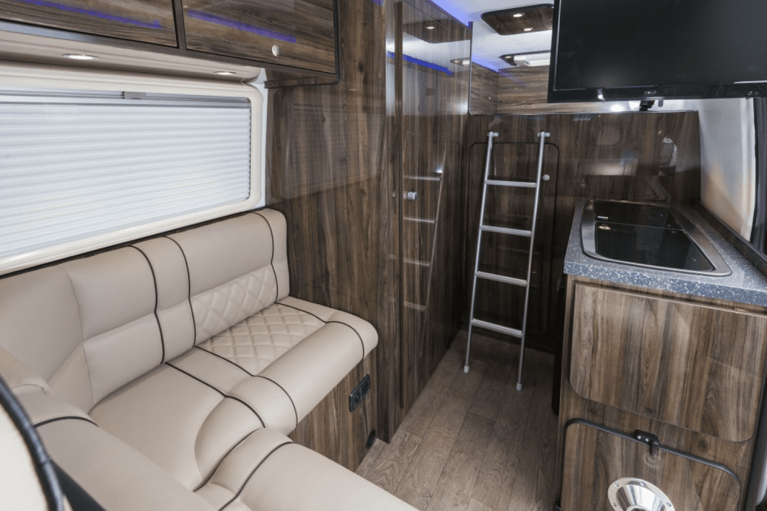 New-Mercedes-Benz-Sprinter-takes-one-Van-Giant-leap-gallery-02