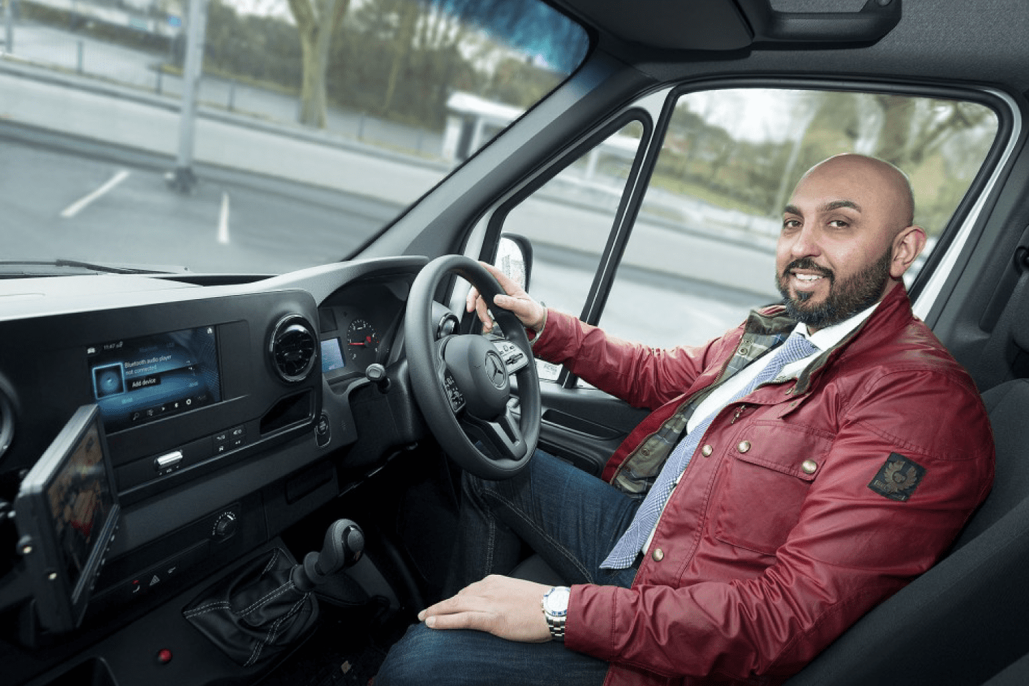 Van-thieves-thwarted-by-Mercedes-PRO-connect-gallery-02