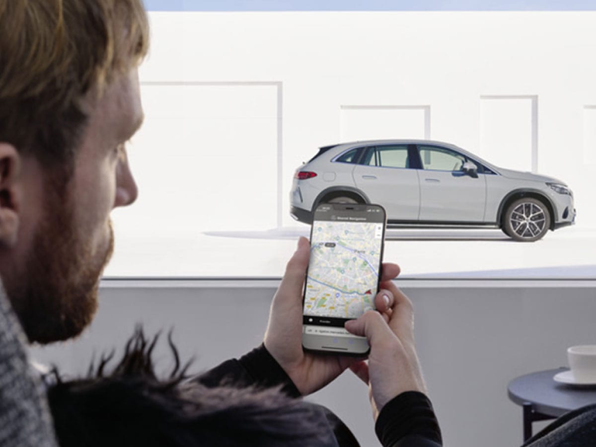 Mercedes-Benz App Smartphone